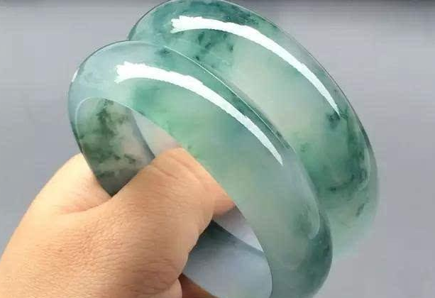 翡翠|每样东西都有自己的文化内涵,当然我们喜欢的翡翠,也有文化内涵