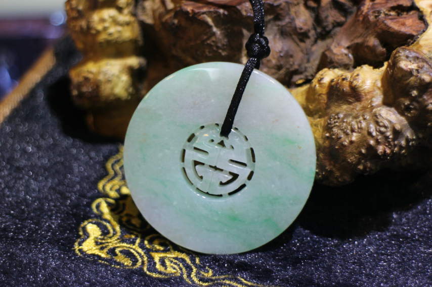 雕刻|翡翠的雕刻很讲究，但是雕刻师却很少，精湛的雕工可能会失传