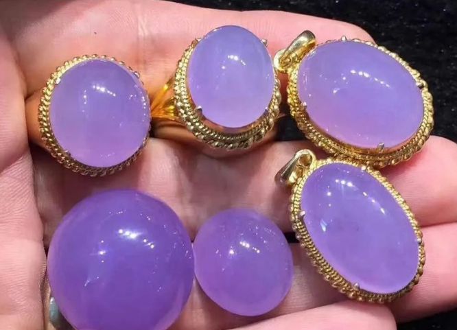 翡翠|生活中常见的水滴，与翡翠结合之后，你知道其意味着什么吗？