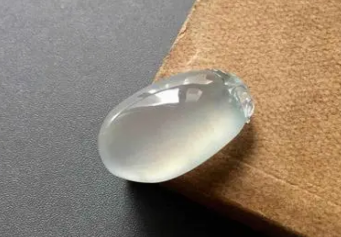 翡翠|知道为什么素面翡翠好吗？因为它非常的真实，拥有超高的品质