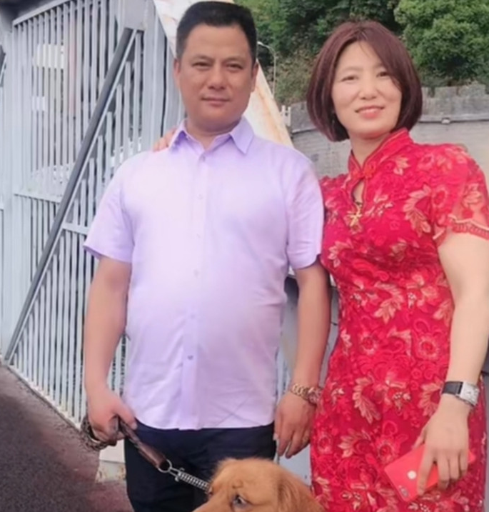 哈巴狗|杨爸道歉自称“哈巴狗”，网友称赞高情商，一家子把流量玩明白了