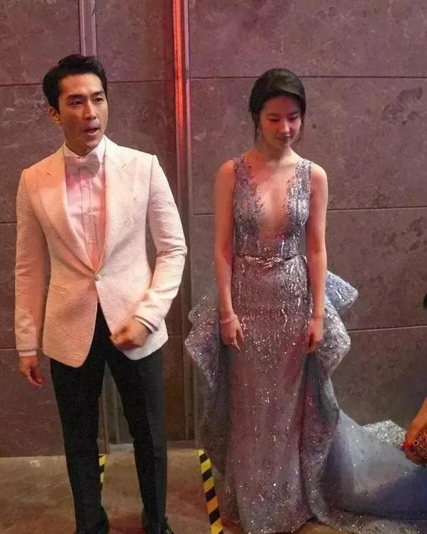 刘亦菲|宋承宪有没有爱过刘亦菲？这几张照片说明了一切