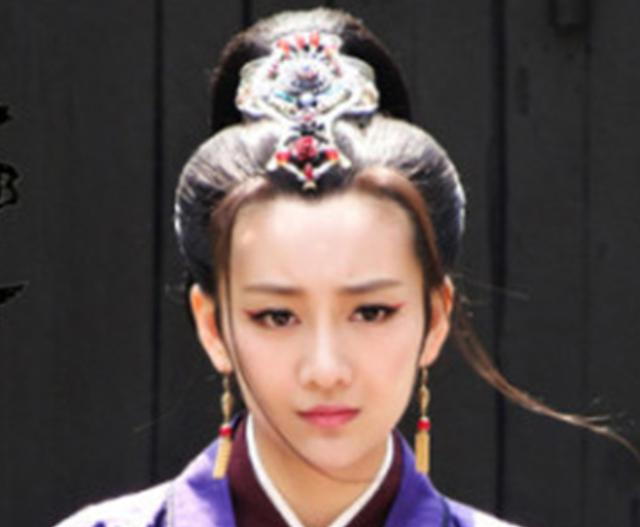 本泽马 秃头、大光明、鲶鱼刘海,发型成明星“照妖镜”?但这锅明星不背