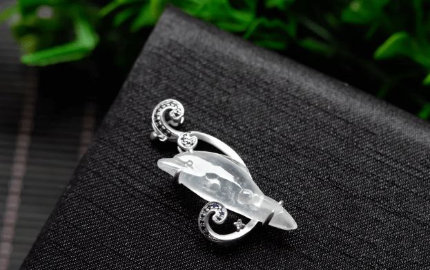 翡翠|佩戴翡翠的人都很有魅力,那么翡翠的美,体现在哪些方面?