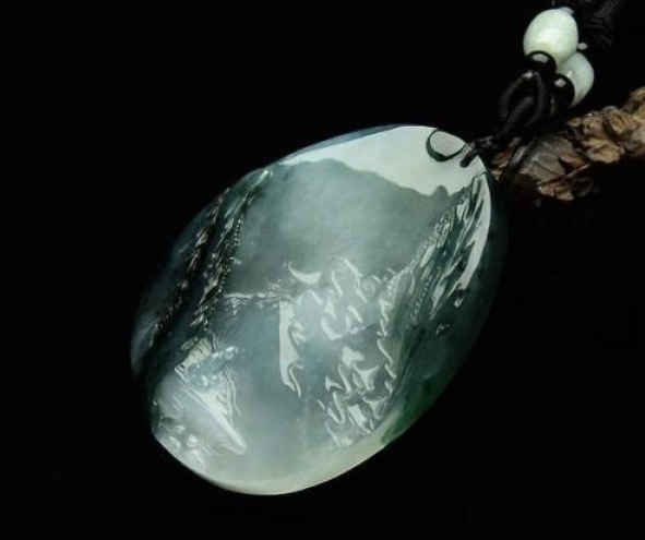 翡翠|翡翠的价格不断上升,让人们看到了它的价值,入手时要十分谨慎