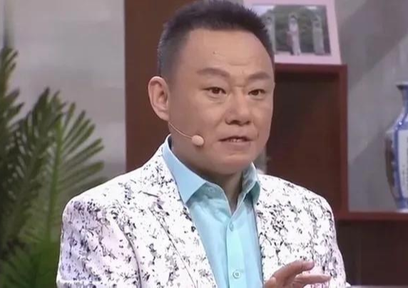 邵峰|邵峰：与妻子恩爱多年，为救妻子不惜倾家荡产，结婚多年无绯闻