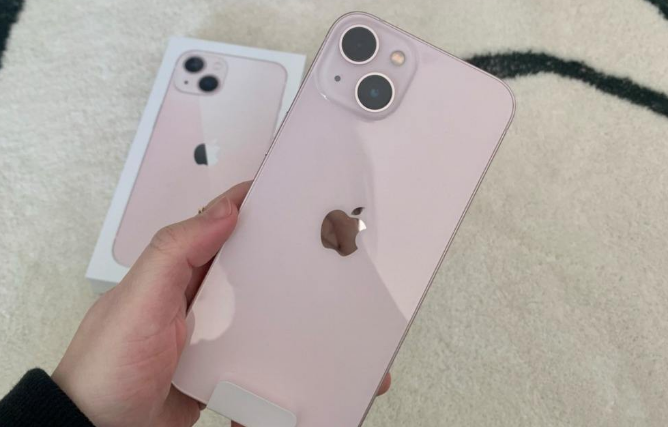 月亮|苹果7一天要充两次电,打游戏的话可能要三次,满电出门没安全感