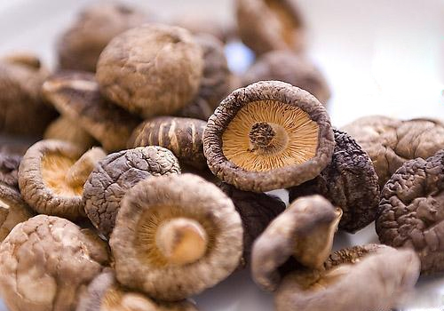 中暑|多家医院联合声明:排骨和1物一起吃,是“自毁”甲状腺,趁早扔