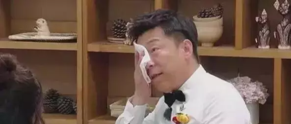 黄渤|记者问黄渤：你年收入过亿，为什么还要把老年痴呆的父亲，送到养老院？