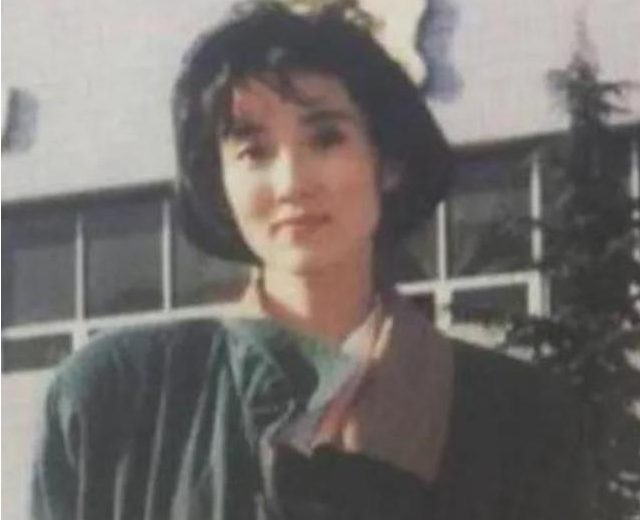 央视|央视国脸李修平：主持26年工作无失误，42岁再婚，59岁无儿无女