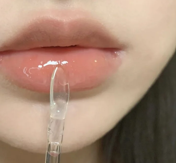嘴唇干裂起皮？3招「护唇小贴士」还你水嫩嘟嘟唇