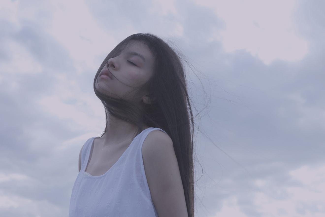 摆摊|为什么总是看到职场的人在打折消费？