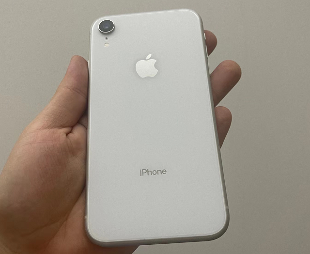 翻新机|小伙省吃俭用三个月,买了台二手iPhoneXR,没想到是华强北翻新机!