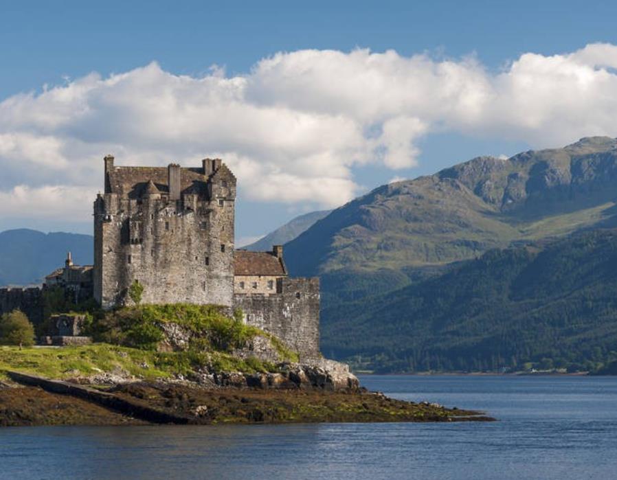 越来越接近勒威克码头,这里的房子,都带有斯堪的纳维亚风格