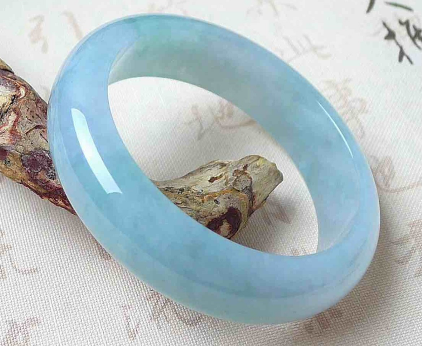 翡翠|昂贵的翡翠一定是好的吗？翡翠价值高低的影响，不要以偏概全