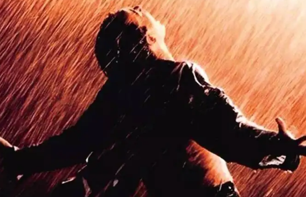 肖申克的救赎|来看看《肖申克的救赎》，男主角是如何自我拯救的，说明了什么