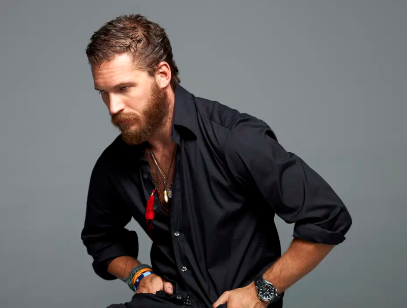 演艺圈|在欧美的演艺圈，还有着堪称致命的魅力，他是雅痞和成熟的艺术品