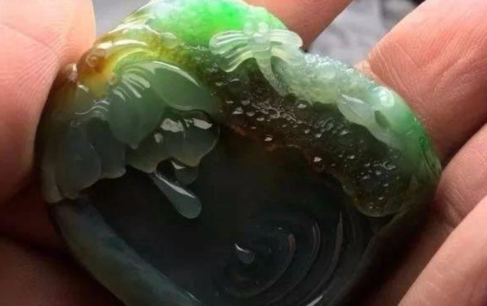 翡翠|300块入手的翡翠原石,同样有视觉震撼!教你鉴别翡翠原石!