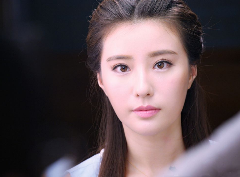 鲍天琦|鲍天琦颜值与实力并存的王者，不为大红只求无愧于心，你爱了么