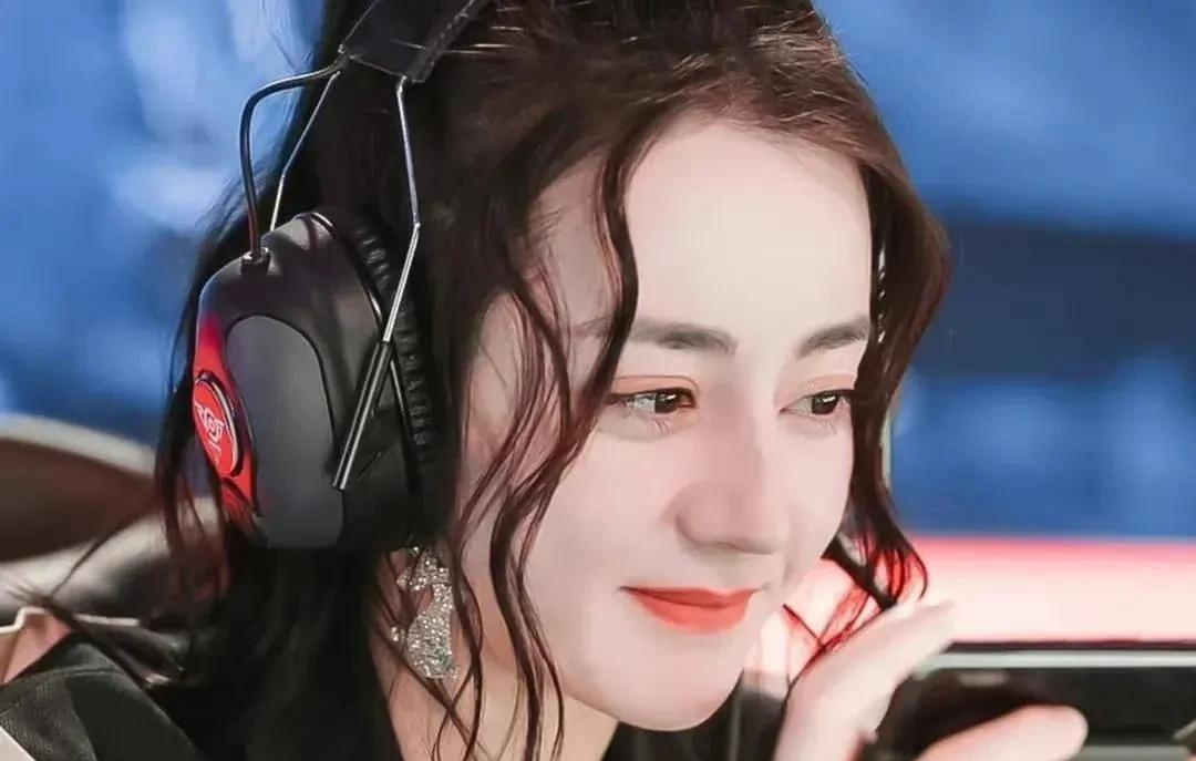 迪丽热巴|娱乐圈内的“电竞女神”:迪丽热巴仅排第四,前二无可争议