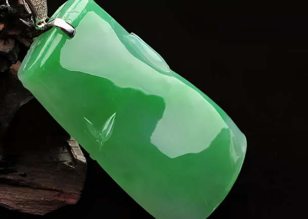 翡翠|翡翠投资需谨慎，专家来教会你，如何购买一些高档翡翠？