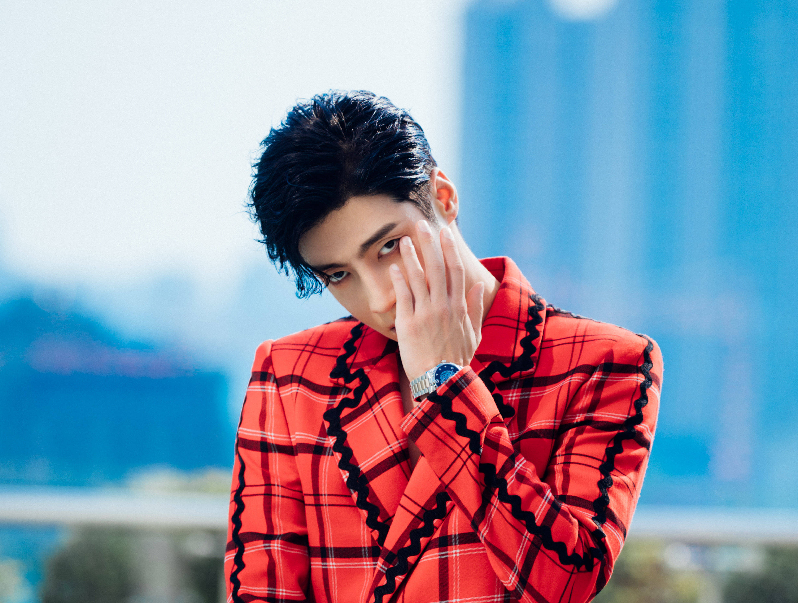 高瀚宇|单飞出道成演员