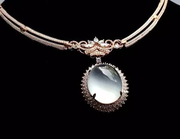 翡翠|要收藏翡翠首饰，就要掌握这些知识，小心谨慎的进行鉴别