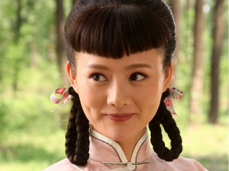 王靖云|王靖云隐藏的王者,将表演视为人生信条,成就耀眼又睿智的星途