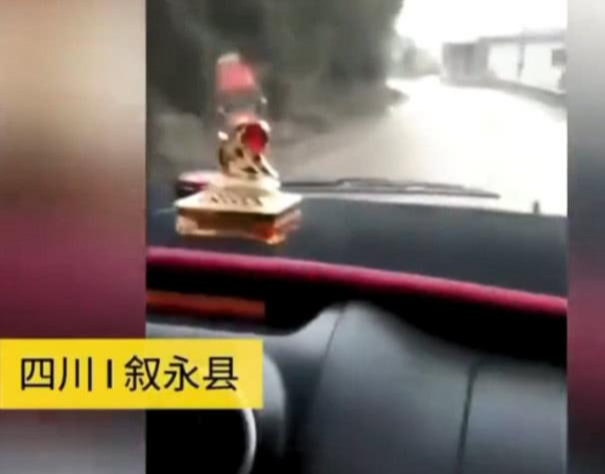 男子发了条朋友圈，然后驾照就被吊销了，交警：他这是自找的