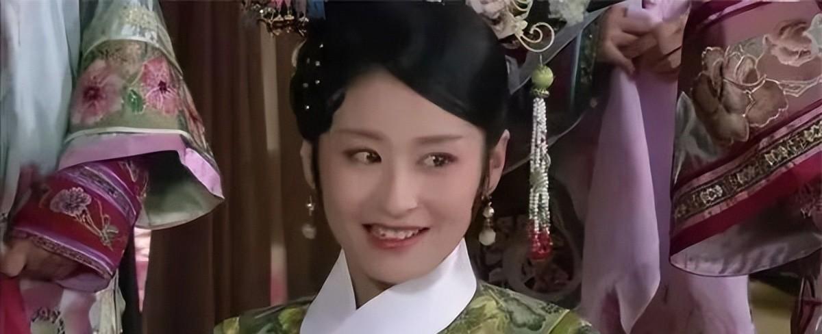 华妃|《甄嬛传》:夏冬春被华妃赏一丈红,到底冤不冤
