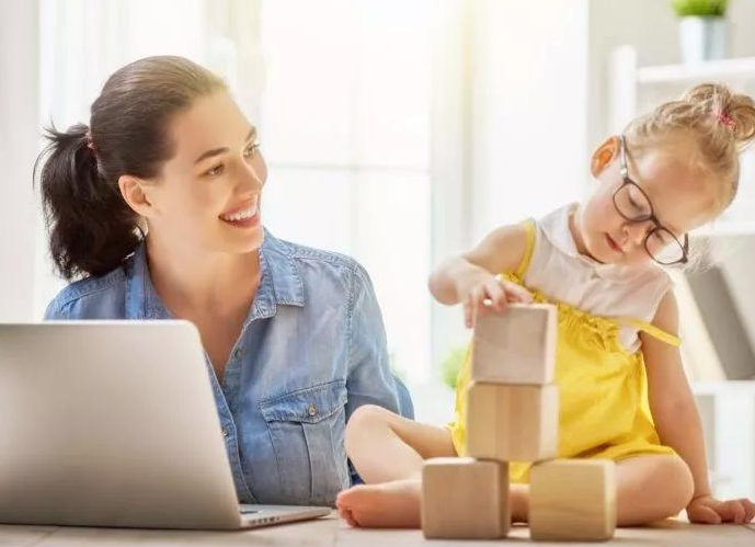 |职场妈妈也很难,照顾孩子同时也要爱惜自己