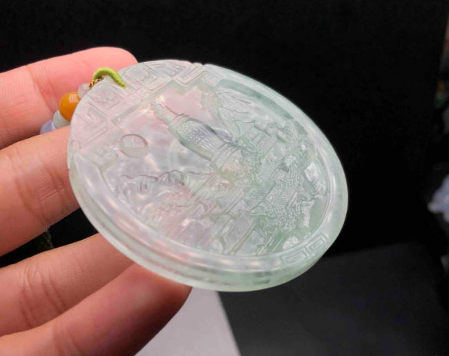 翡翠|还在找完美无暇的翡翠饰品?如果学不会取舍,那就注定会后悔