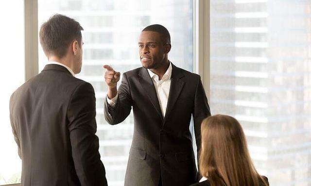 |职场上，无论什么人脉，都必须要能够对自己的工作进行辅助