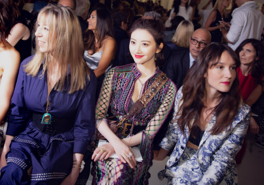 景甜|景甜请教孙红雷拍戏，却被怼的尴尬无声，传言投资一亿只为捧红她