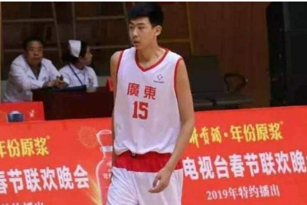 广东男篮|广东不敌辽宁24小时，225cm天才或驰援，杜锋逆转4连冠？