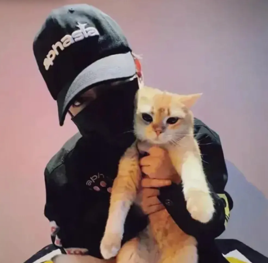 李小璐|曝李小璐和PGOne尚未分手，穿情侣衫、接甜馨放学，出轨也有真爱？