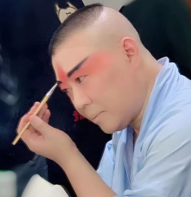 师父|孔云龙给师父郭德纲庆生,内容有严重歧义,网友:“云”字不想要了?