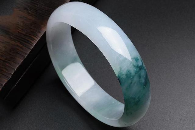 翡翠|影响翡翠价格的因素很多,那最主要的因素,有哪些?