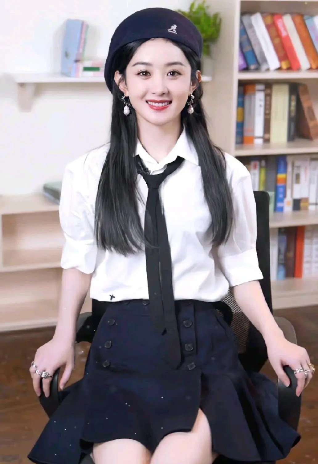 赵丽颖|三十五岁赵丽颖海边庆生,从小透明到收视女王,粉丝感动落泪