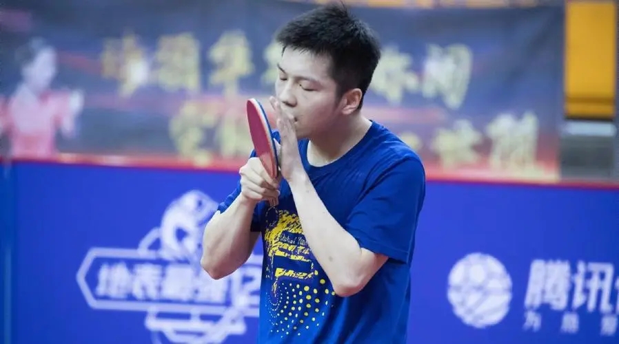 马龙|恭喜，25岁国乒一哥传喜讯，刘国梁盼到了，马龙许昕振奋不已！