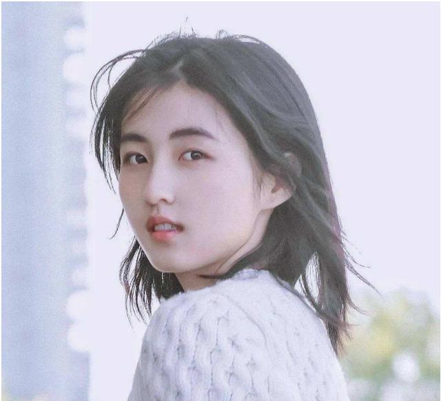 张子枫|张子枫疑恋情曝光,看到绯闻对象后:妹妹快跑,这男的不是好鸟