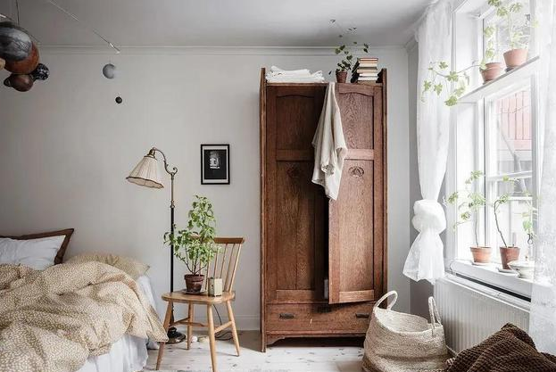 这个50㎡小户真「壕」,衣帽间和独立厨房一样不差,看完很羡慕!