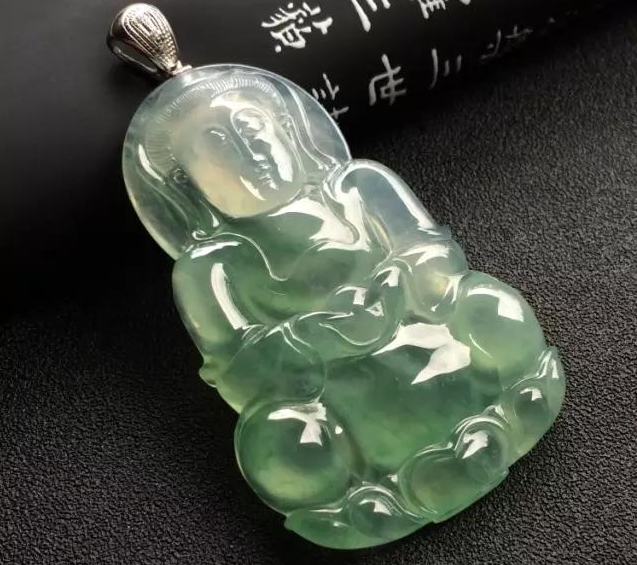 翡翠|每个人都对翡翠很喜爱,但是因为价格太高,不敢轻易的出手