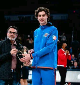 NBA一夜5大交易动态:湖人7换1交易方案出炉 西蒙斯谈恩比德
