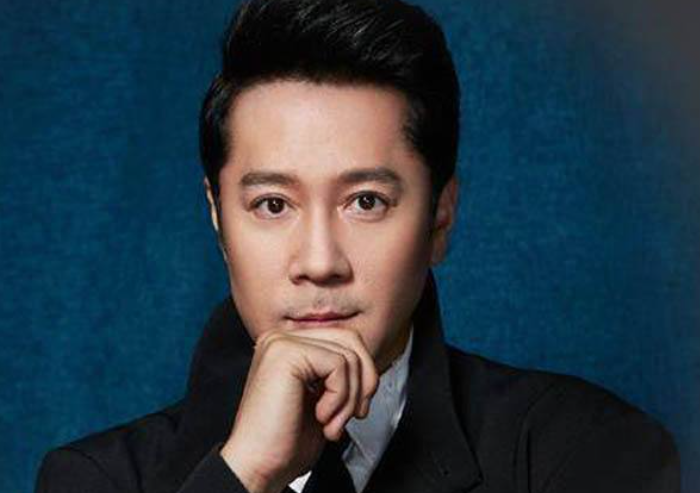 刘德华|靠春晚走红,曾公开点评刘德华唱功不行,刘德华粉丝发声:你没资格说这话