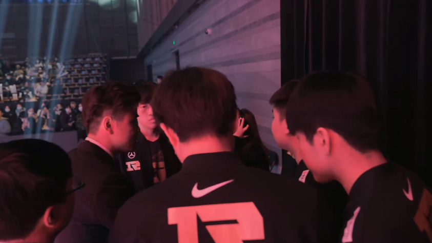 林炜翔|泪目!LWX放着新队服不穿,穿旧队服,打完比赛脑门上的汗令人动容