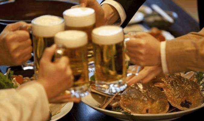 不要贪杯 适当喝酒有时会使人感觉良好