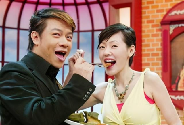 蔡康永|蔡康永，60岁发福显老态，相伴22年男朋友照片，身材魁梧很帅气