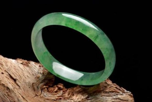 宝石|想要收藏翡翠,什么样子的翡翠,才更有收藏的价值?