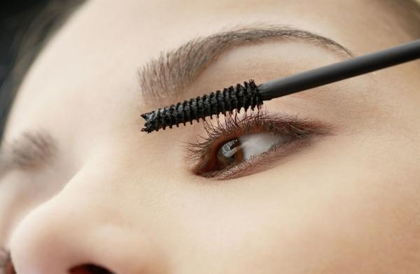 眼妆 女人再懒也要学会画眼妆，教你画眼妆的四个步骤，效果快还好看